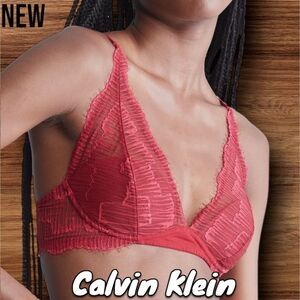 New NWT Women's Calvin Klein Linear Lace Wireless Bra Red Carpet - Small